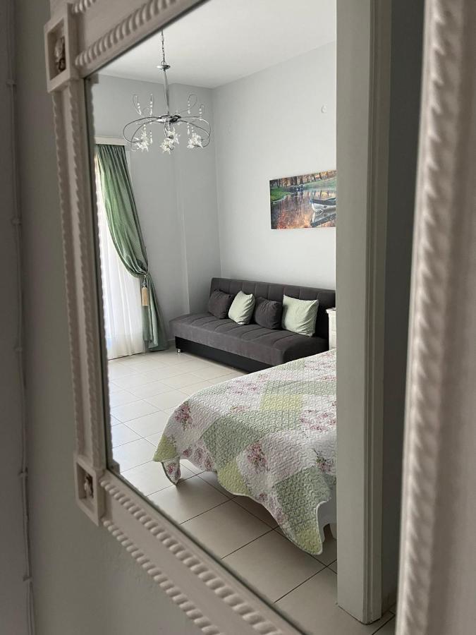 Sea View Apartments Near Athens Airport 02 아르테미다 외부 사진