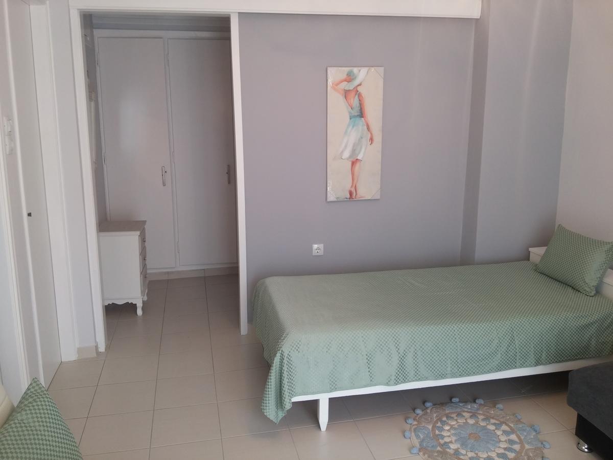 Sea View Apartments Near Athens Airport 02 아르테미다 외부 사진